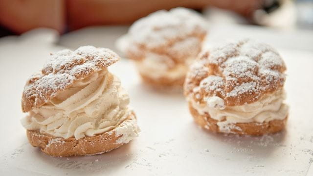 Cream buns